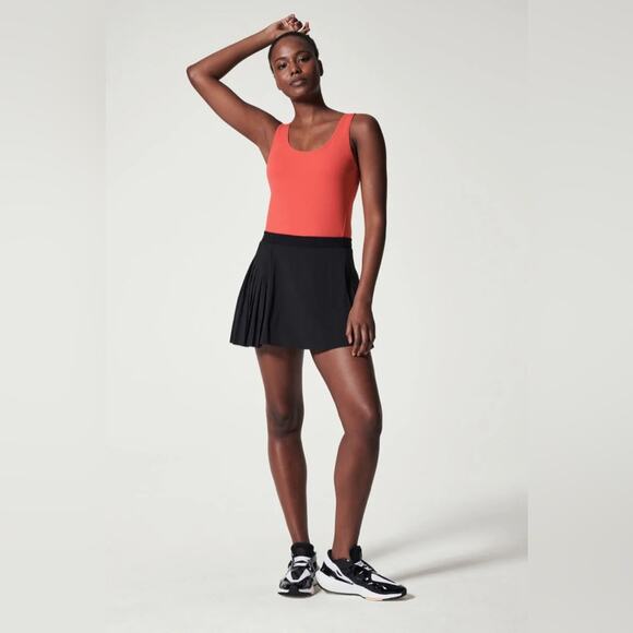 SPANX: THE GET MOVING PLEATED SKORT, 14" - VERY BLACK - Picture 3 of 15